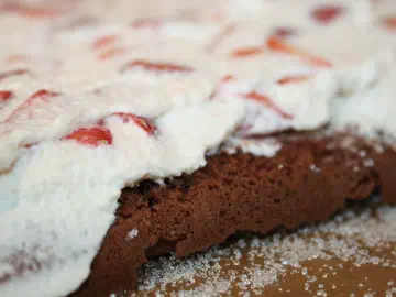 Choko-roulade med friske jordbær, billede 5