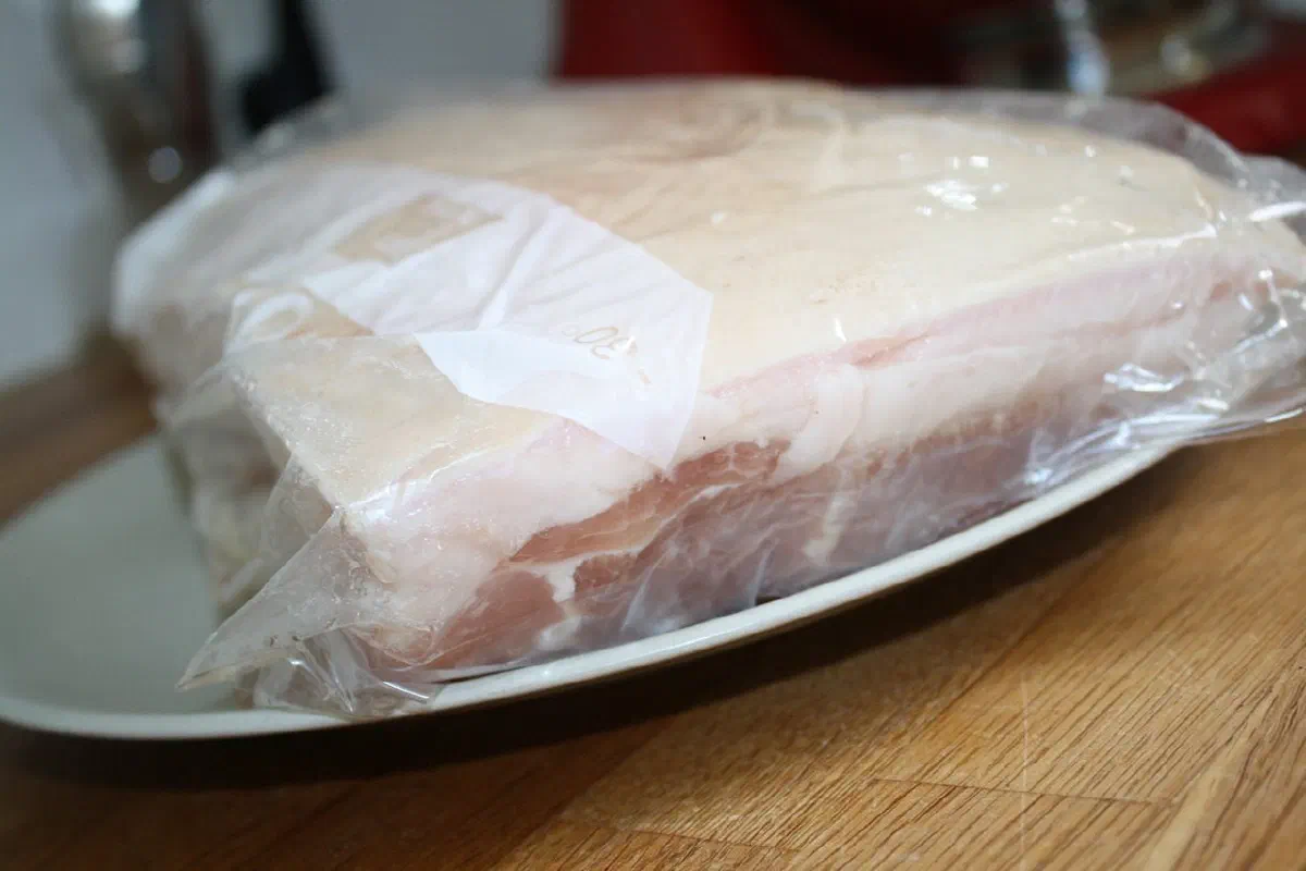 Flæskesteg i kuglegrill
