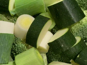 Grøn suppe med kylling og grøntsager, billede 2