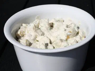 Kartoffelsalat med persille og karry, billede 1