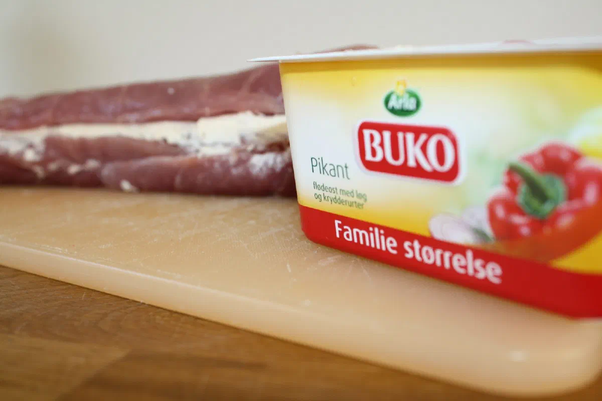 Mørbrad med pikantost og bacon