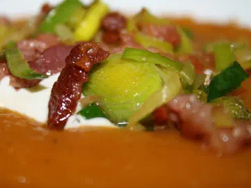 Vintersuppe med bacon-porre topping, billede 6